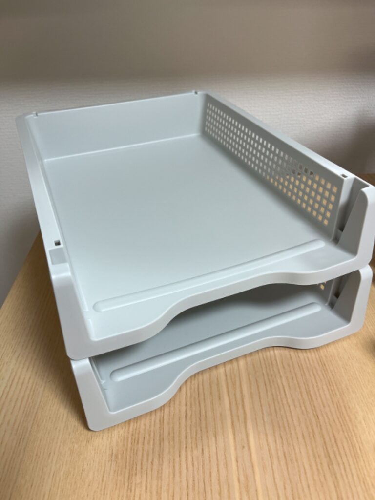 A4ラック　グレー ダイソー 積み重なるので分類分けしやすい！